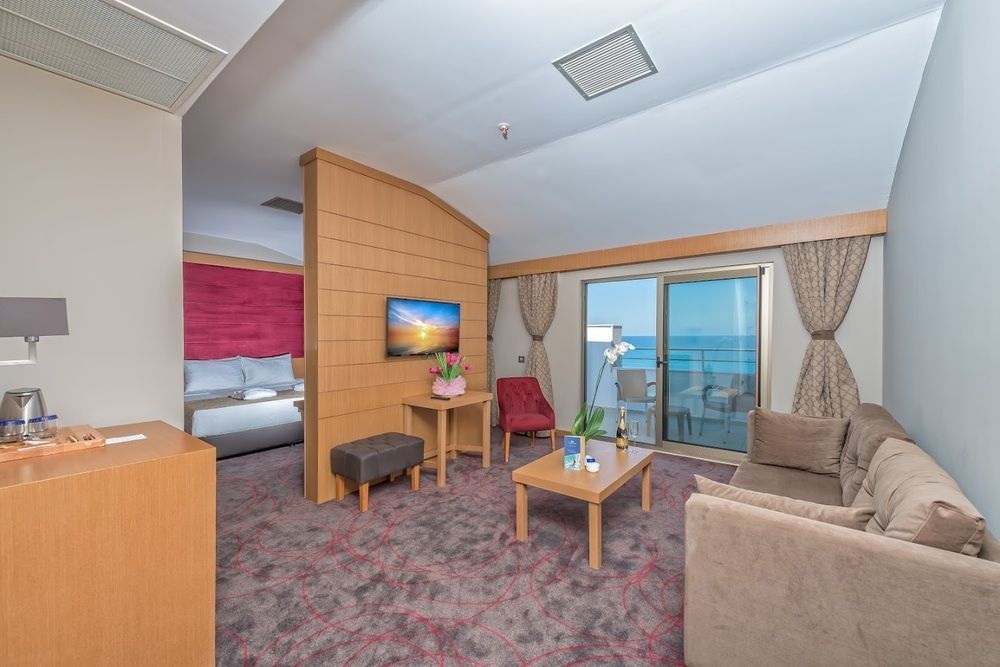 Ramada Resort By Wyndham Unye Esterno foto